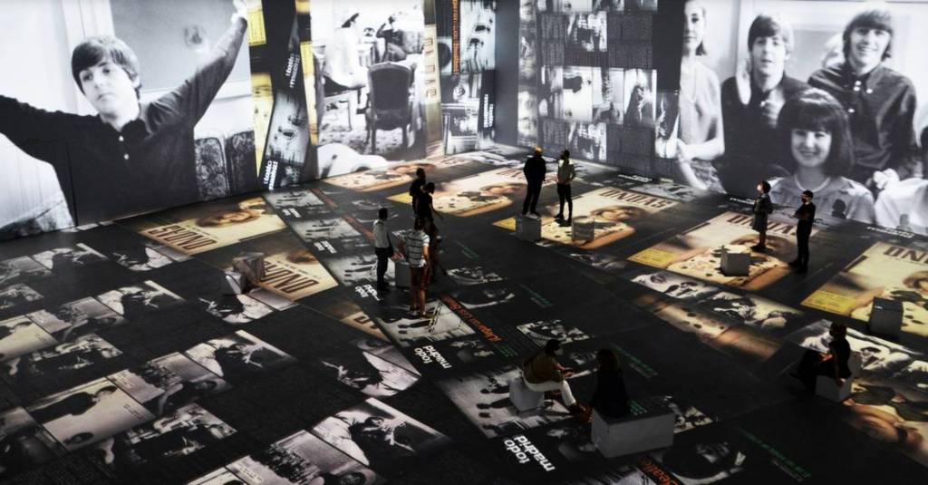 The Beatles, uno de los protagonistas de la muestra. Fotos de Colita sobre la pobreza en la ciudad. Foto Ideal Centro de Artes Digital