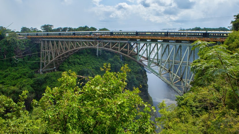 El trayecto atraviesa por puentes y viaductos. Foto: Rovos Rail