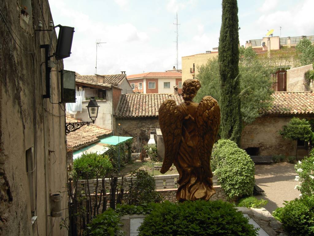 Jardín del Ángel, en el casco histórico de Girona. Foto: Wikipedia