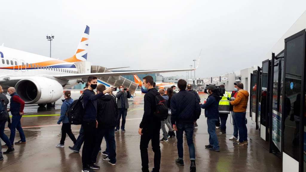 Los viajeros a punto de subir al vuelo panorámico. Foto Smartwings