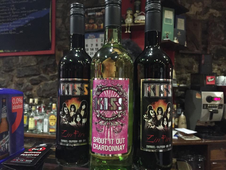 El año pasado se pudieron ver vinos...de Kiss. Foto: Gustatio
