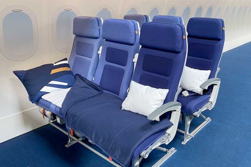 Cama en económica. Foto Lufthansa