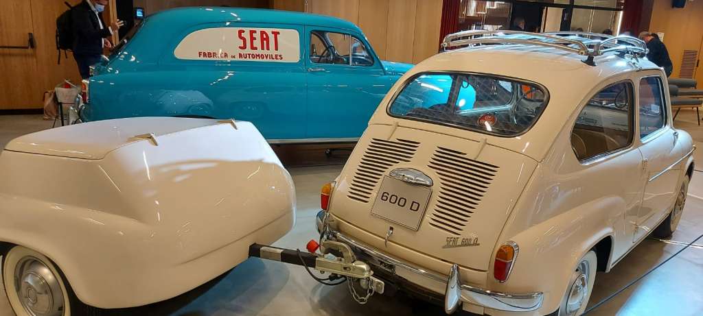 El Seat 600 con remolque. Foto JP Chuet