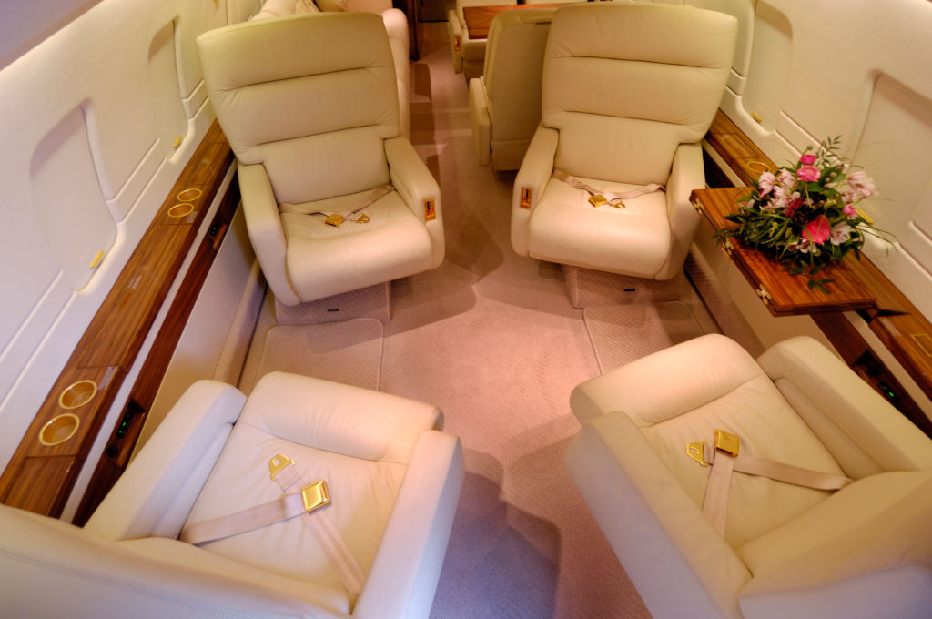 Interior de iun Bombardier Challenger 604. Foto: Getty Images.