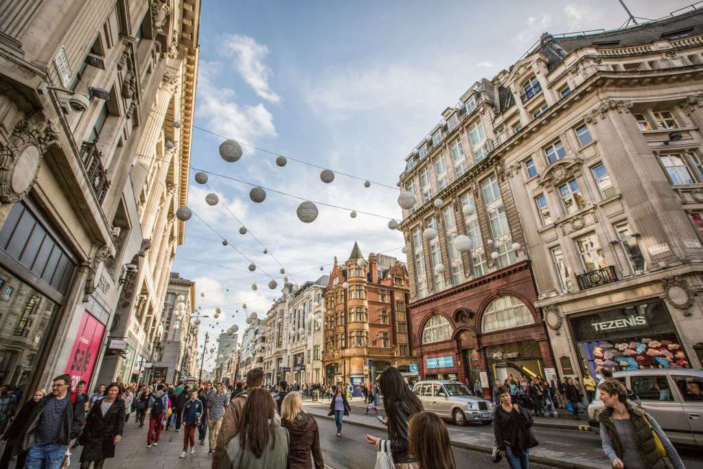 Hay personas que se relajan con sonidos como los de Oxford Street. Foto Wikipedia