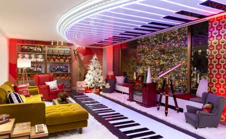 El piano donde se puede imitar el baile de Tom Hanks. Foto Airbnb