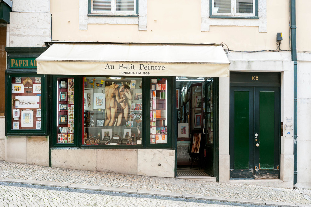 Au Petit Peintre, tienda de cuadros y arte en Lisboa. Foto: Foto Comercio com historia