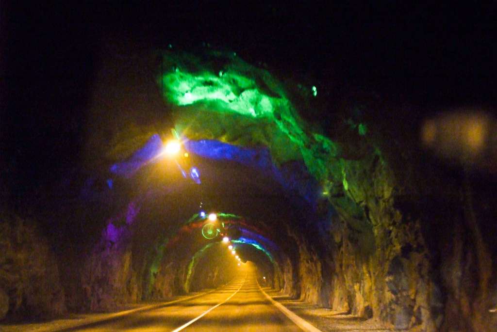 Entrada al túnel de túnel de Eysturoy. Foto Wikipedia