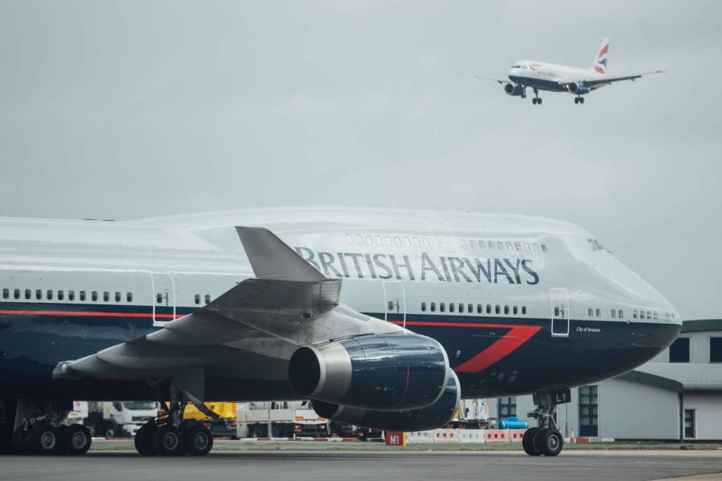 El avión con la librea Landor en Heathrow. Foto British Airways