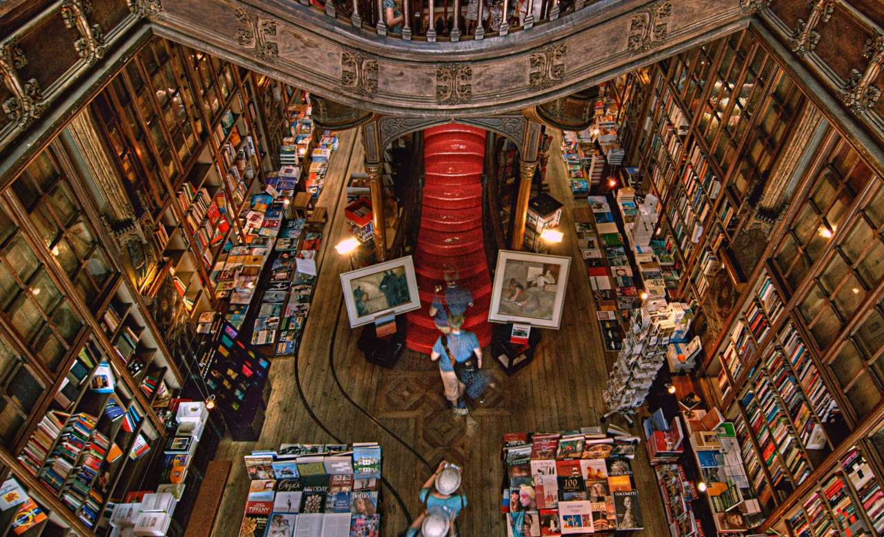 Librería Lello, en Oporto. Foto Peter Justinger-Unsplash