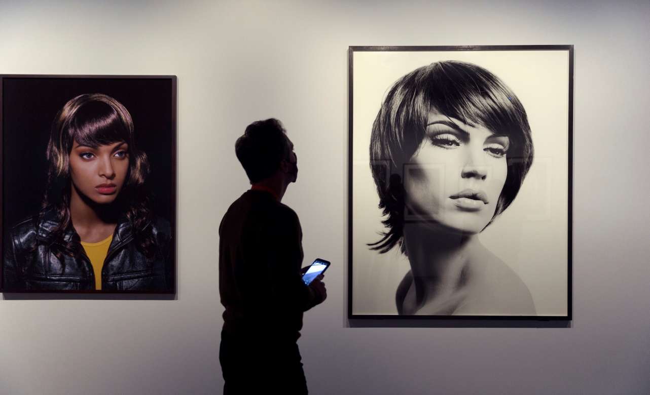 retratos de la fotógrafa francesa Valérie Belin, de su serie Manequienss, de la exposición Dar la cara. El retrato incierto. Foto Jorge Zapata EFE.