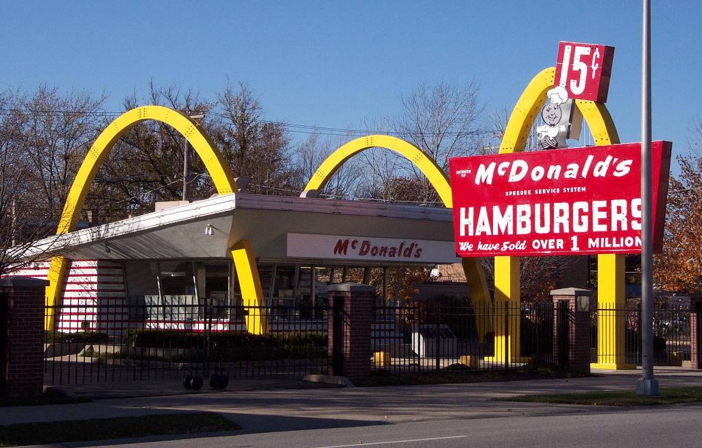 El primer McDonald's. Foto Wikipedia