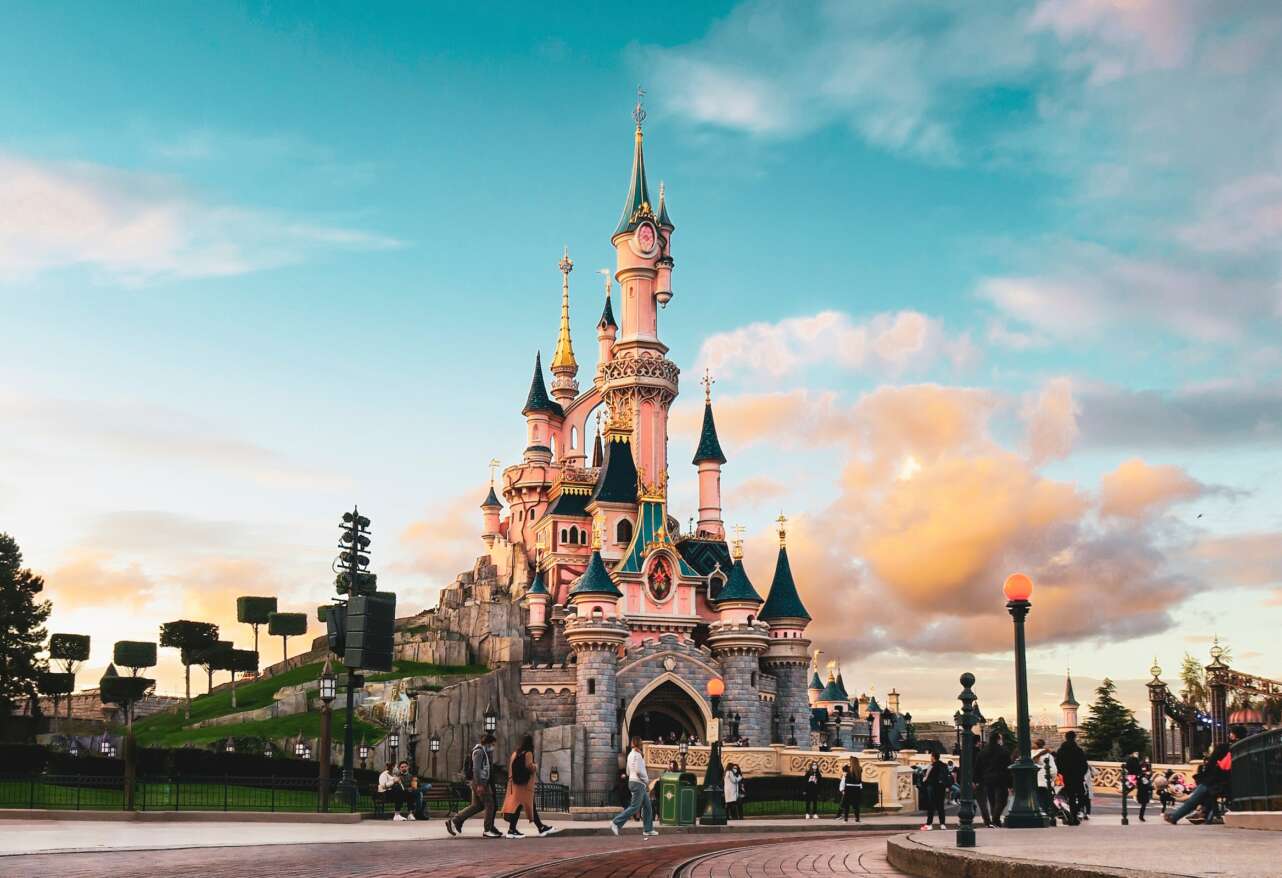 El diseño de los castillos Disney llega al MET - Tendencias Hoy El diseño de los castillos Disney llega al MET - Tendencias Hoy