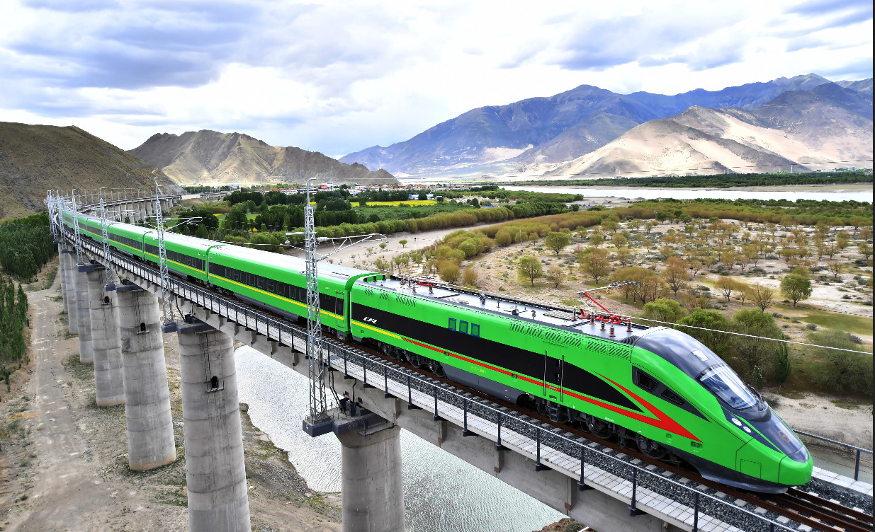 Greenpeace y el pastizal que España ha gastado en carreteras en los últimos 30 años 4 Motor16 Tren Alta Velocidad