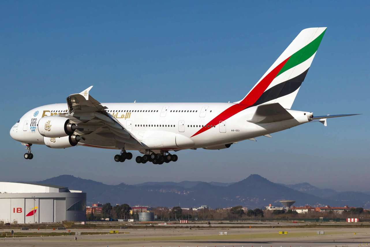 El A380 vuelve a aterrizar en El Prat