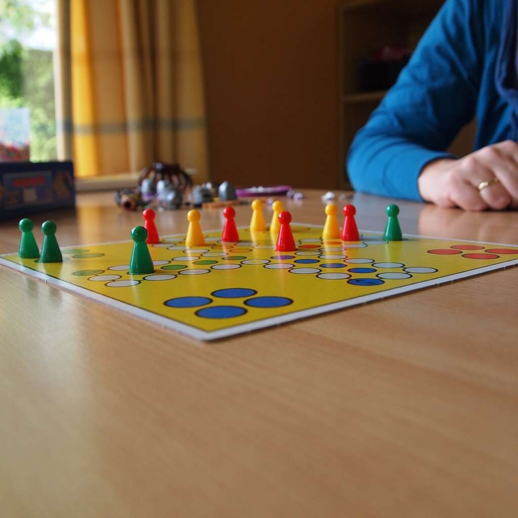 Una persona jugando a un juego de mesa en Madrid