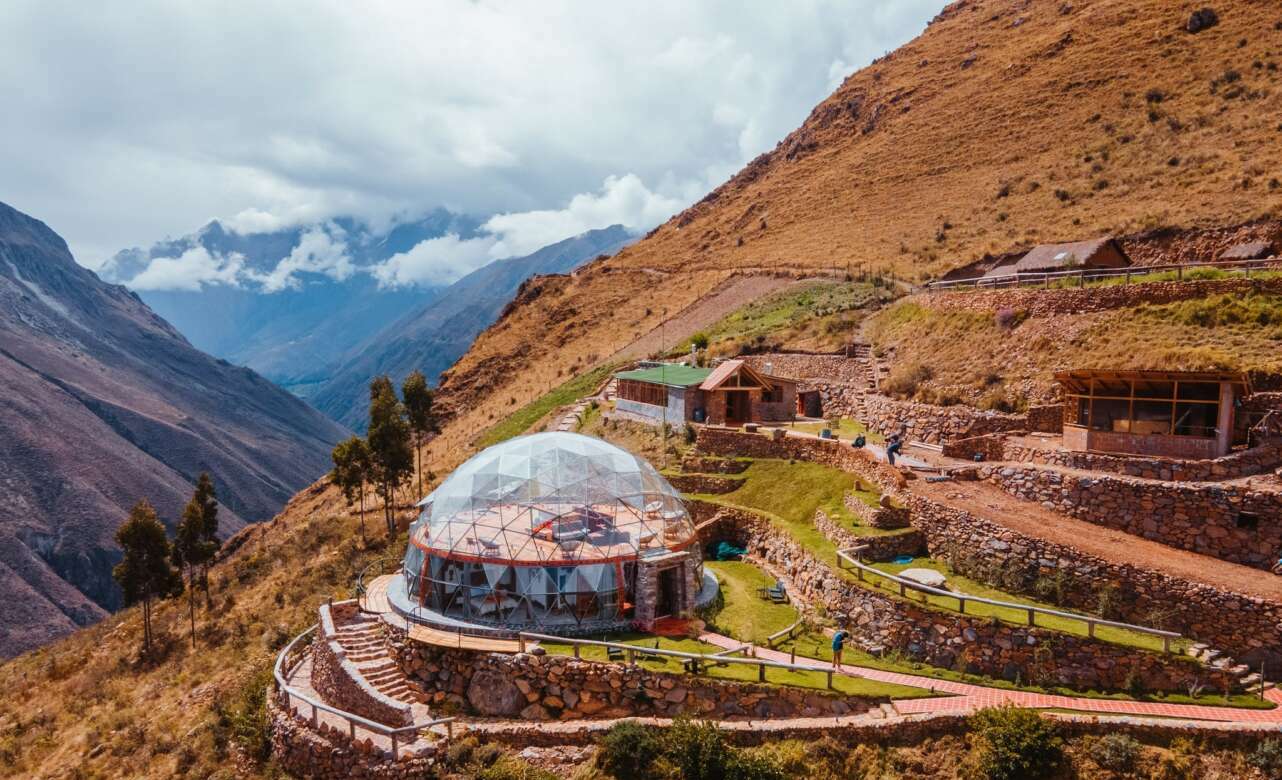 Seguramente la visita al Machu Picchu y el Valle Sagrado de los Incas sea una de las experiencias más inolvidables que pueda vivir un viajero. En pocos días, sin embargo, será posible descubrirlo de una forma aún más impactante: desde un domo transparente a la los pies del conocido como ‘monte viejo’ por los quechuas y bajo las mismas estrellas que, hace siglos, guiaron a los incas.