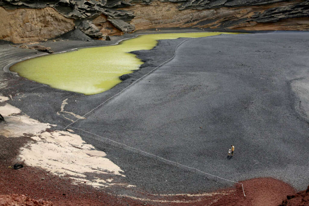 Laguna de los Clicos, en Lanzarote. Foto Turismo Islas Canarias