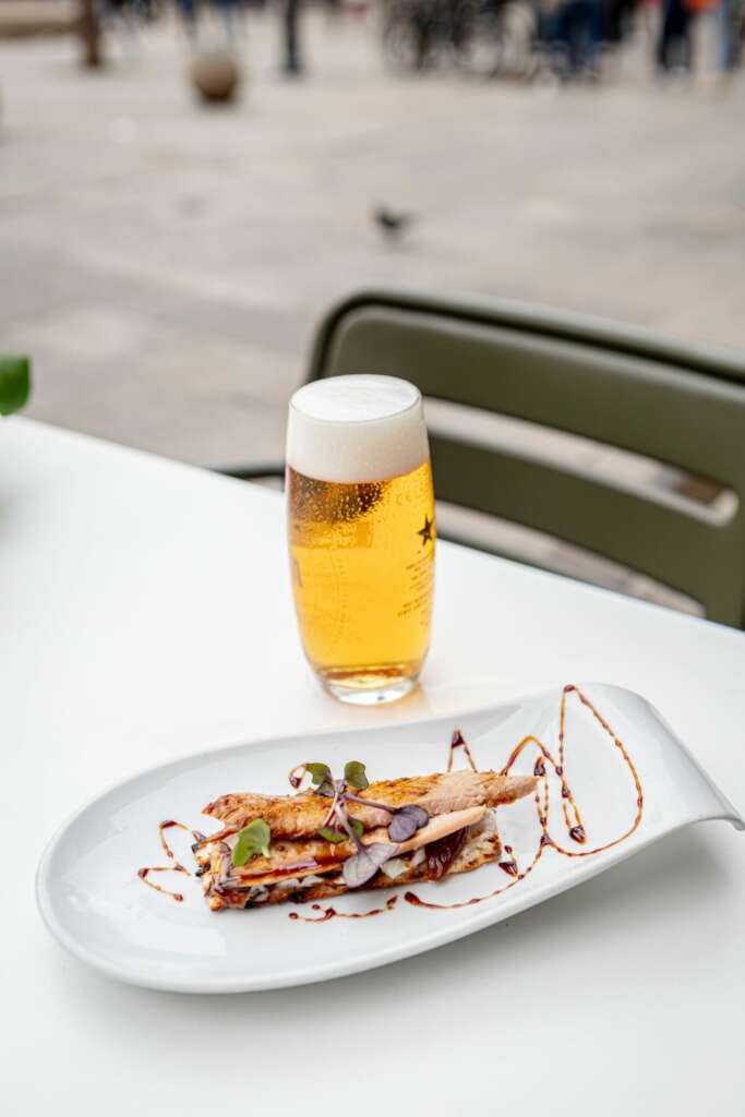 Tapa en el Bar Tomate de Barcelona.