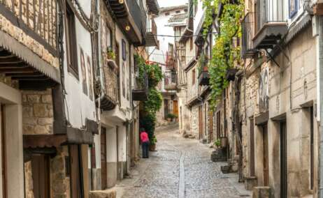 Vista de una de las calles de Mogarraz, en Salamanca