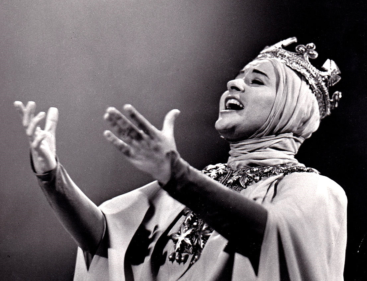 Victoria de los Ángeles Música, danza y exposiciones para el