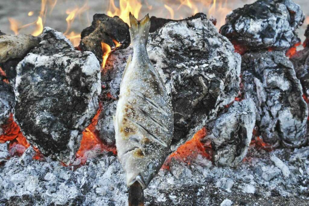 Otros pescados también se espetan