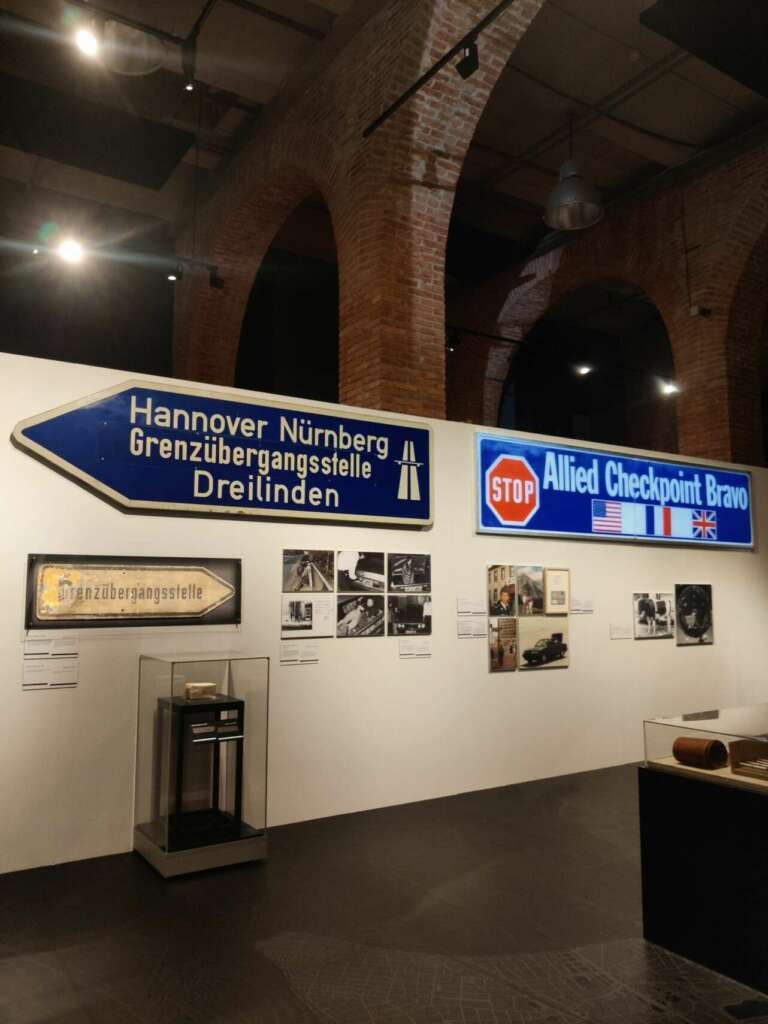 Sala de la exposición El Muro de Berlína