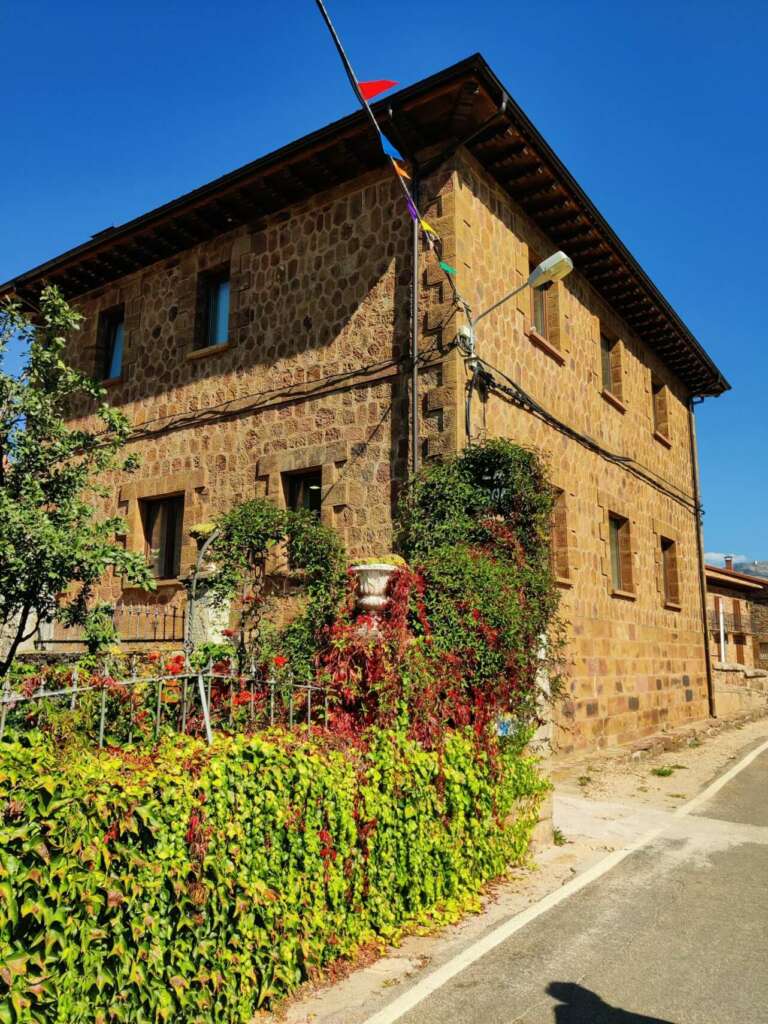 Casona de Pineda de la Sierra. 