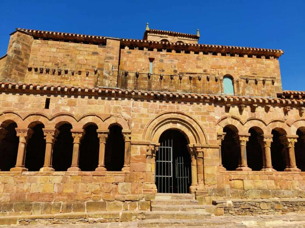 Iglesia de San Esteban Protomártir en Pineda de la Sierra