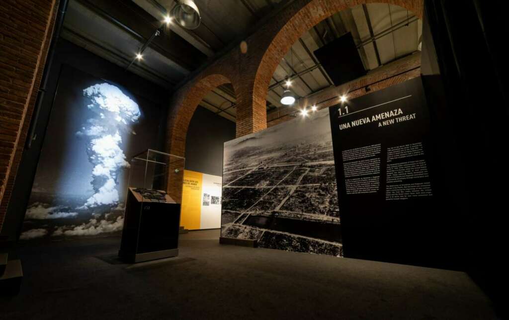 Vista de la exposición El Muro de Berlín en Madrid