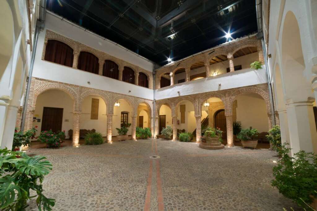 Patio porticado, Llerena
