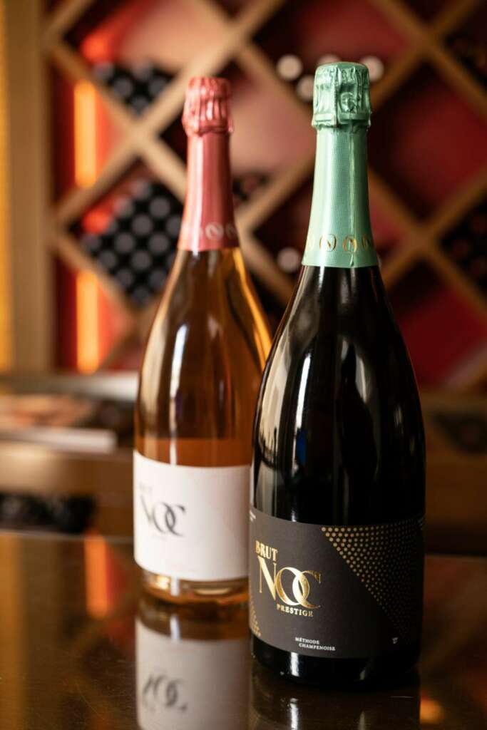 Botellas de vino estilo champán de Bodegas NOC