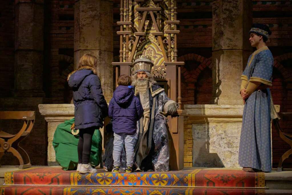 Recepcion de los Reyes Magos en Puy de Fou