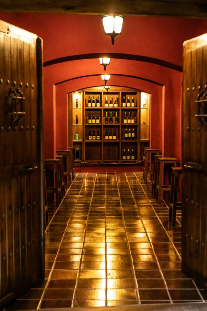 Interior de Bodegas NOC en Manzaneque, Toledo