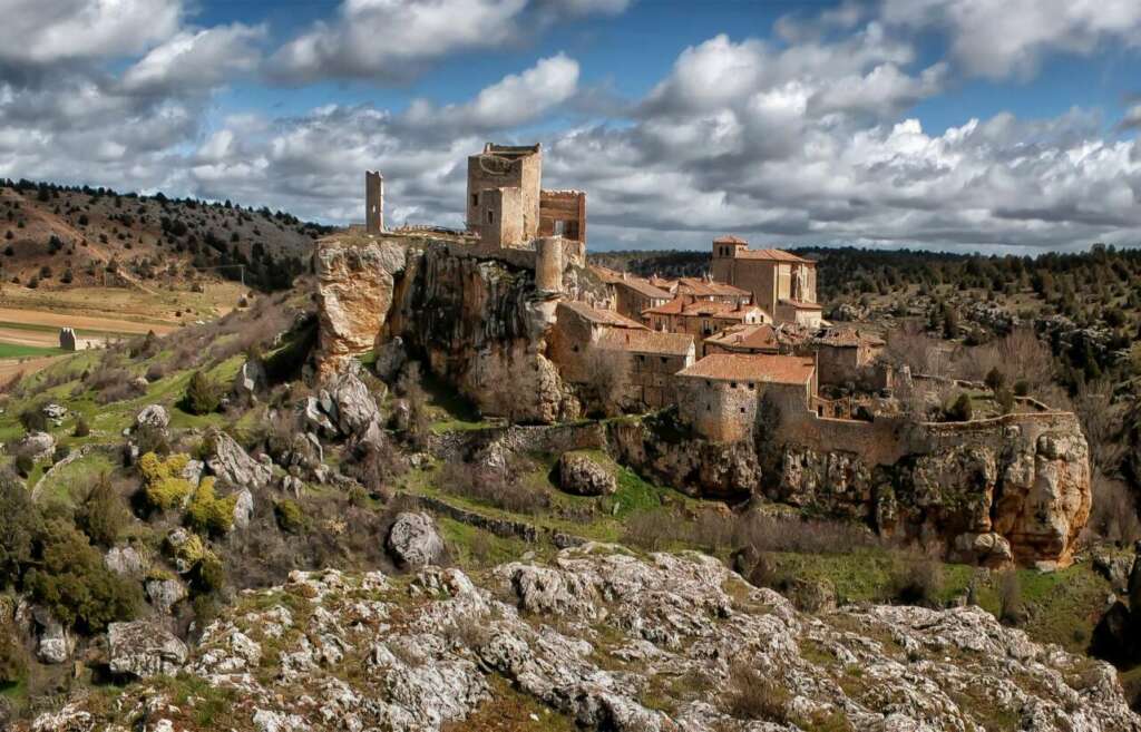 Vista de Calatañazor, Soria.