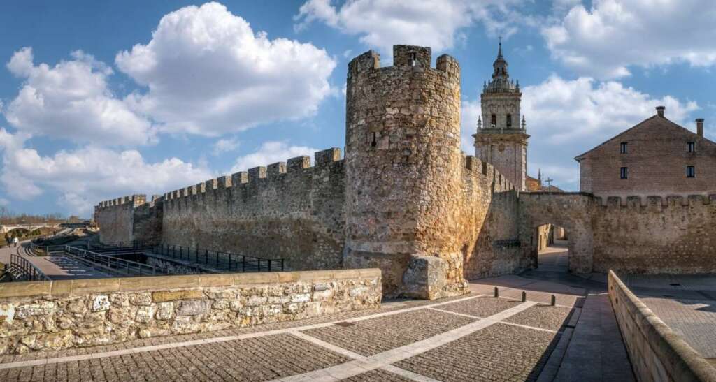 Puerta de San Miguel en El Burgo de Osma (Soria)