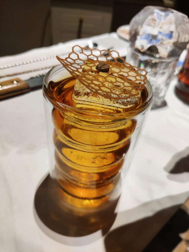 Cóctel carajillo Miel de Oro en La Salita.