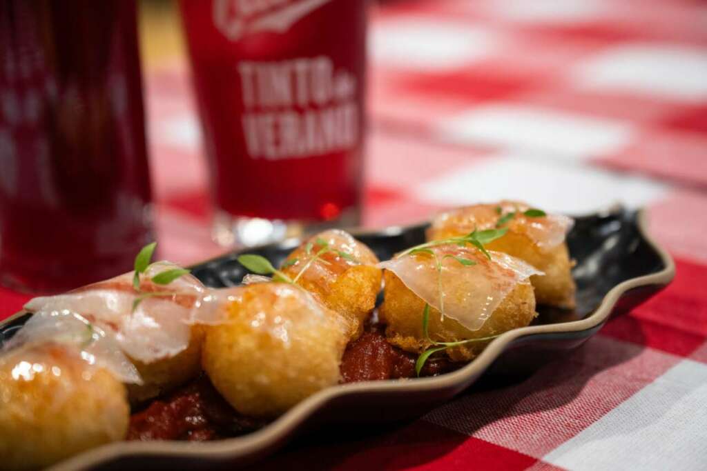 Las patatas bravas del restaurante Santerra, permio en el I Campeonato de Bravas de España.