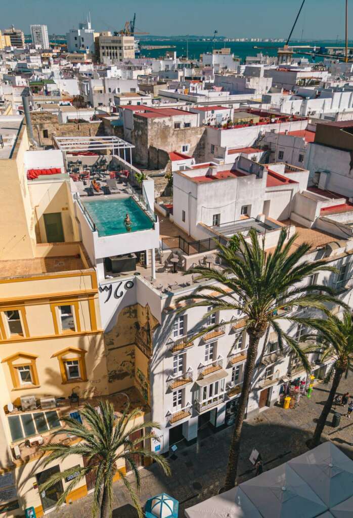 Vista del hotel Olom en Cádiz.