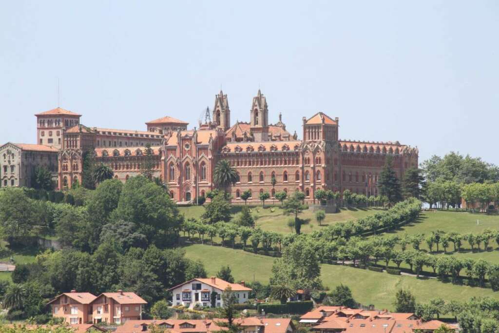 El pueblo de Comillas en Cantabria