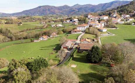 El pueblo de Zugarramurdi en Navarra