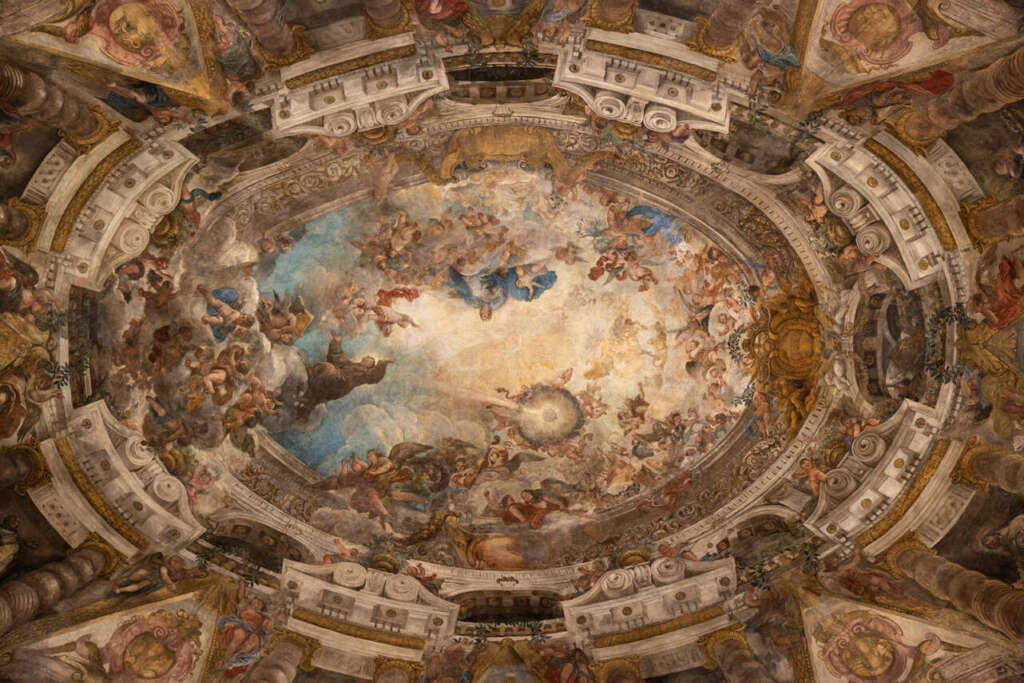 La cúpula de la iglesia de San Antonio de los Alemanes en Madrid, conocida como la Capilla Sixtina madrileña