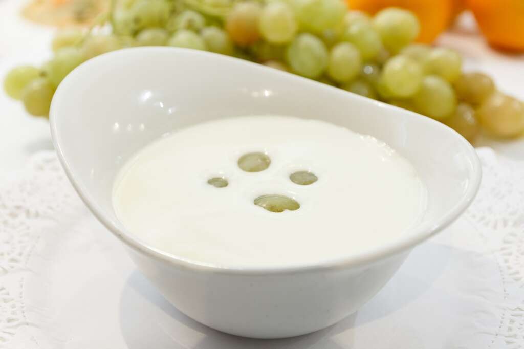 Un plato de ajoblanco