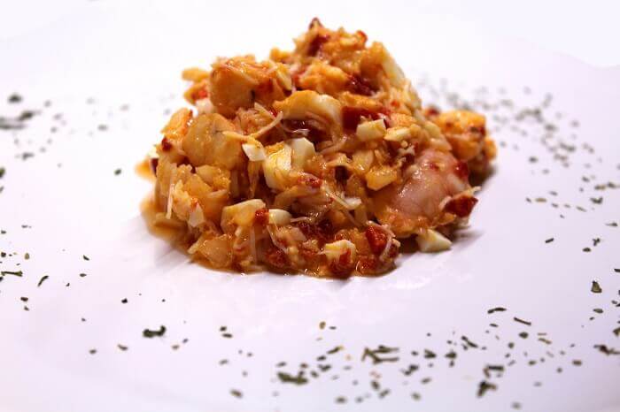 Un plato de salpicón de marisco