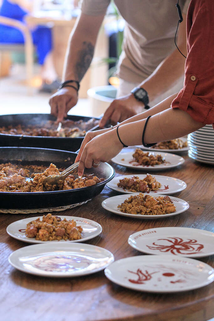 Los arroces son uno de los platos destacados de este beach club