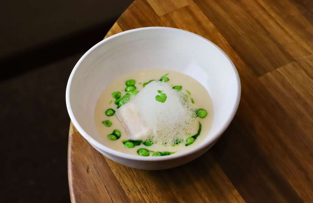 La vieira de Japón con espuma de cítrico
