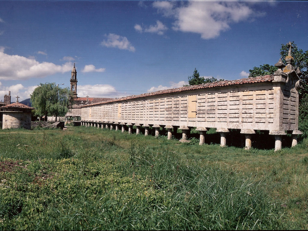 El hórreo de Carnota, en A Coruña