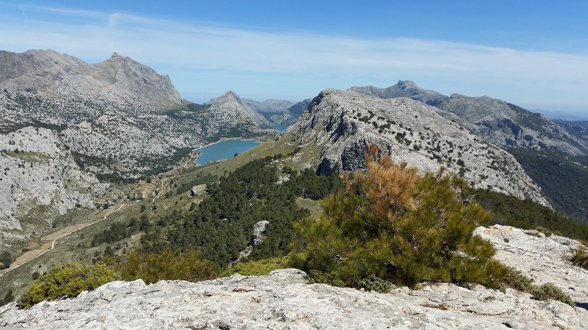 El Puig de l'Ofre en la Sierra de Tramontana