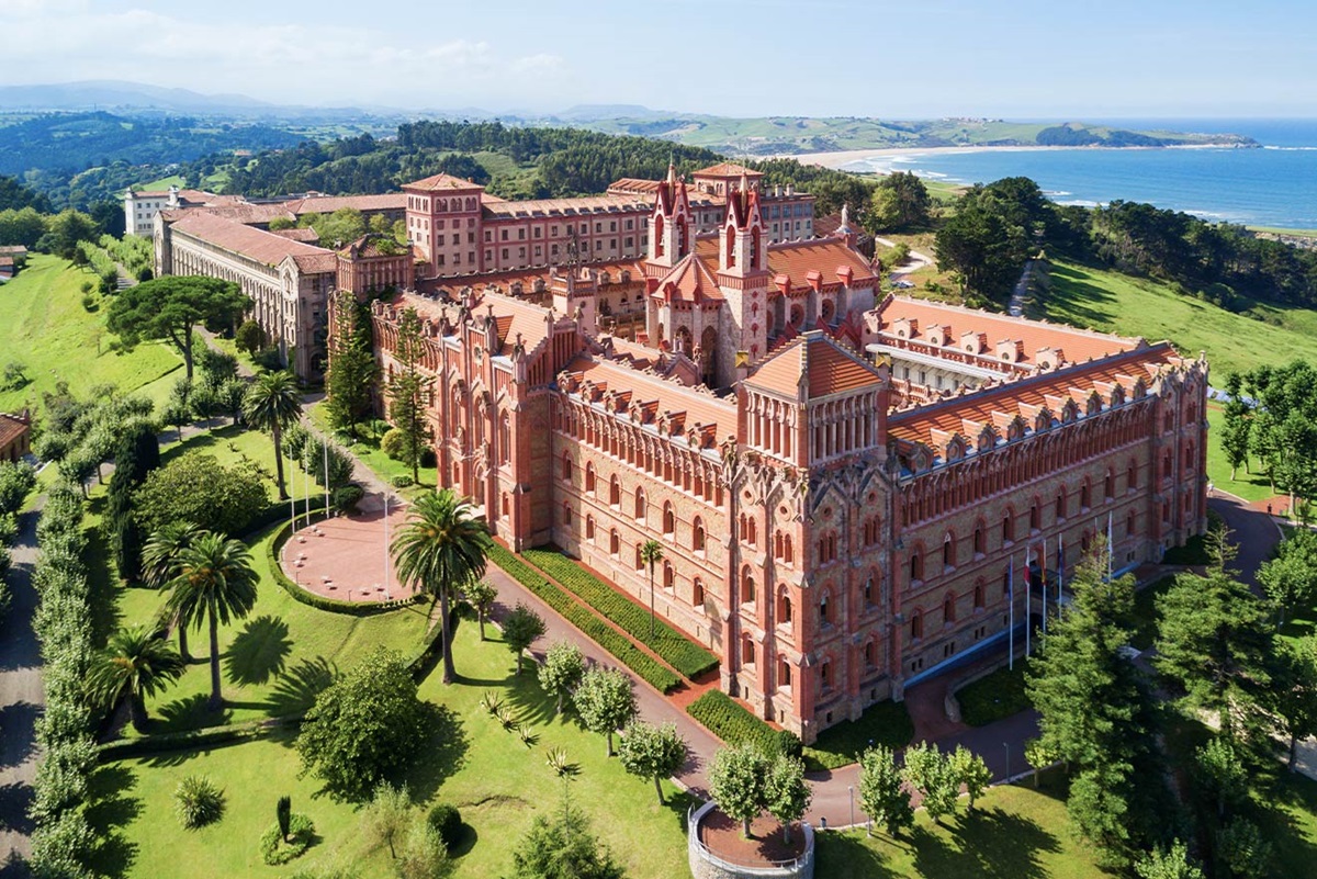 El pueblo de Comillas en Cantabria