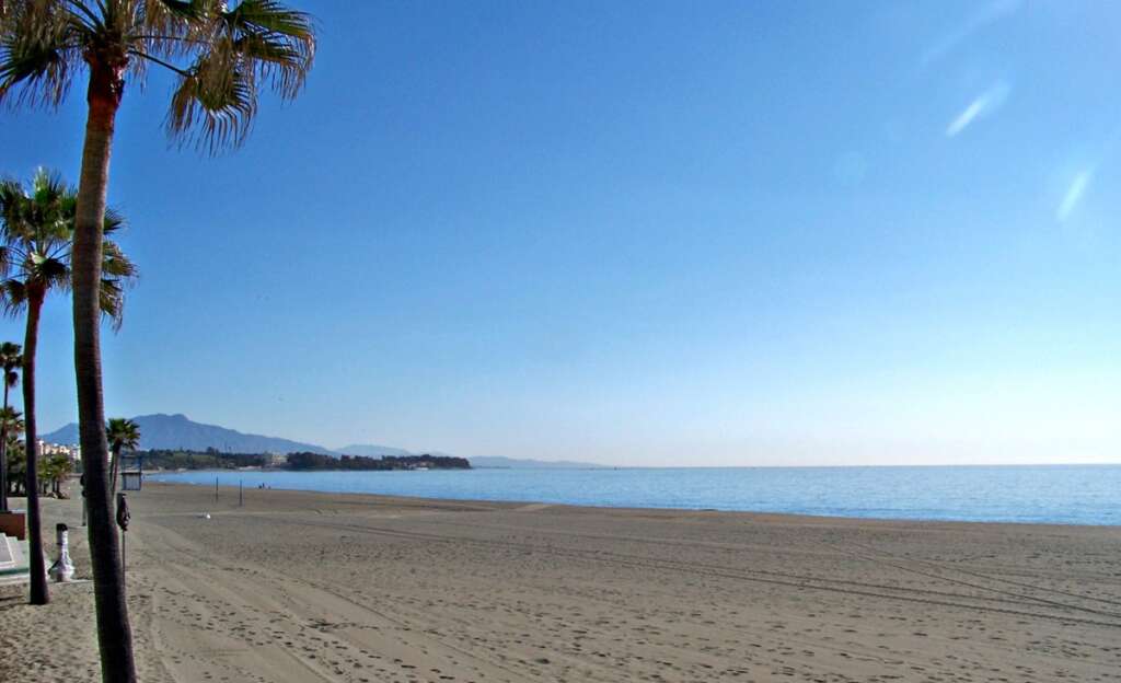 La playa de La Rada en Estepona